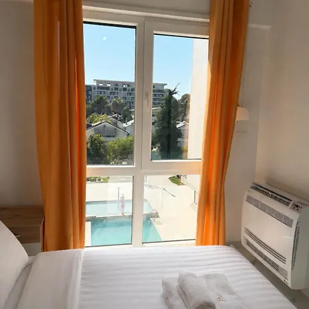 Two-bedroom Luxury With Swimming Pool Appartamento *