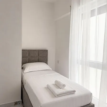 Appartamento Two-bedroom Luxury With Swimming Pool